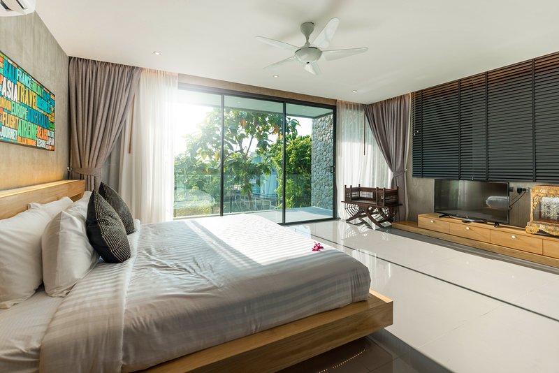 Rèm vải 2 lớp tạo nên vẻ đẹp mềm mại và đem đến sự ấm cúng cho không gian nội thất mỗi gia đình