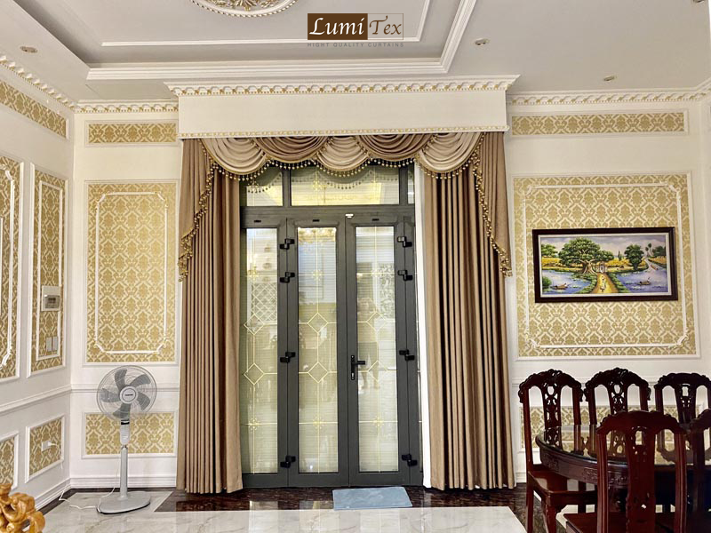 Cản nắng, cách nhiệt, chống ồn và khả năng chống bám bụi với mẫu rèm vải tân cổ điển