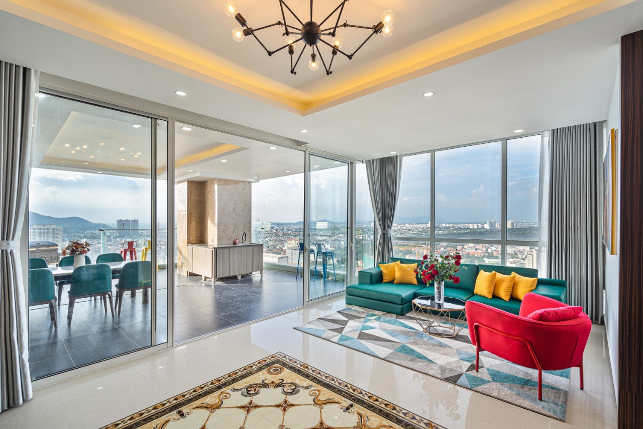 Rèm vải cao cấp được thiết kế với kiểu dáng đơn giản và hiện đại, là sản phẩm nhiều người lựa chọn