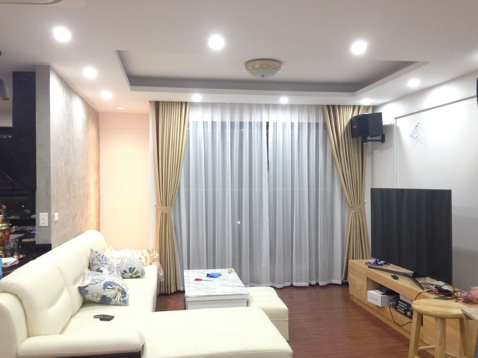 Màu sắc của rèm cửa có thể làm thay đổi hoàn toàn không gian nội thất của bạn