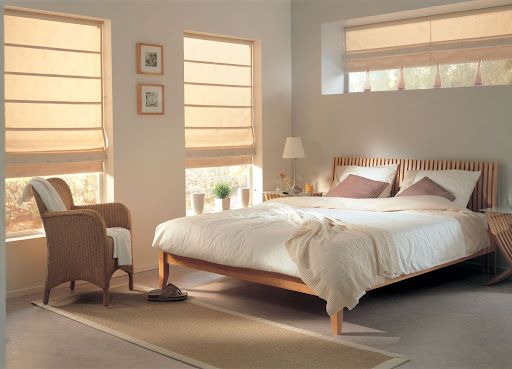 Rèm roman lắp đặt cho phong cách Indochine luôn ưu tiên sự tối giản và dễ sử dụng