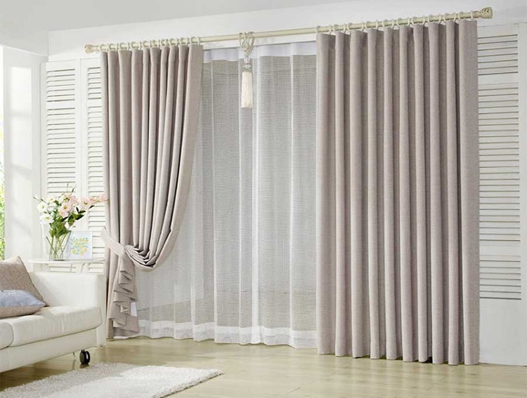 Mùa xuân đến là lúc thích hợp để bạn sắm thêm những bộ rèm cửa thêm ấm áp, hạnh phúc