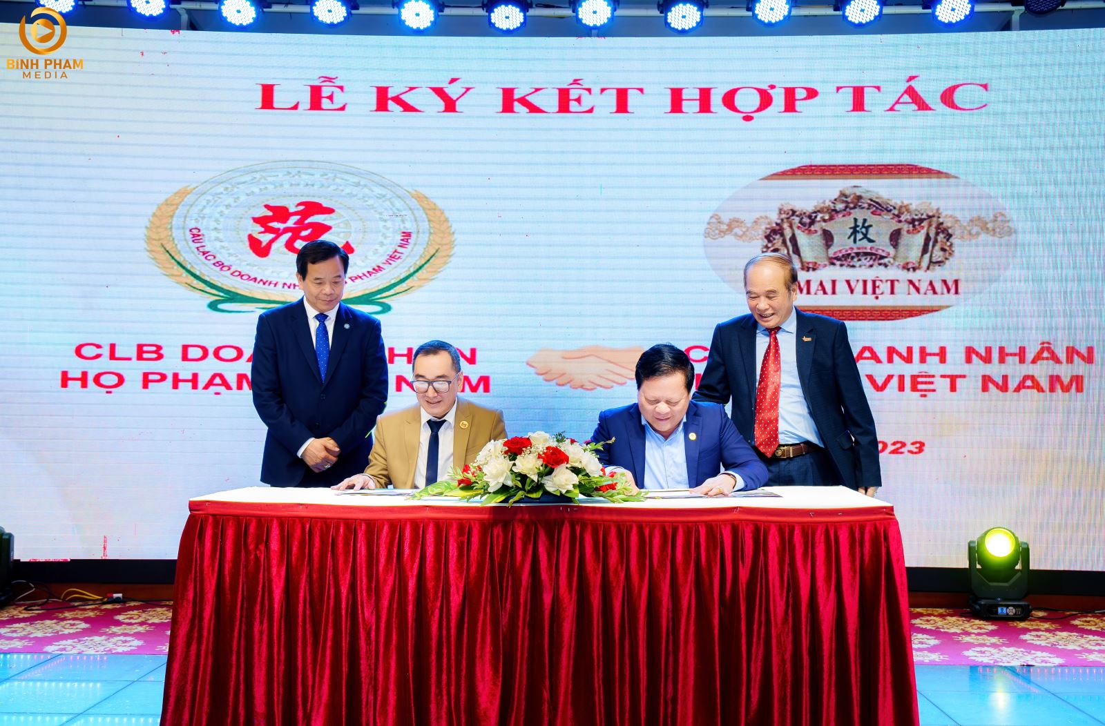 Lễ Ký Kết Giao Thương Tại Sự Kiện