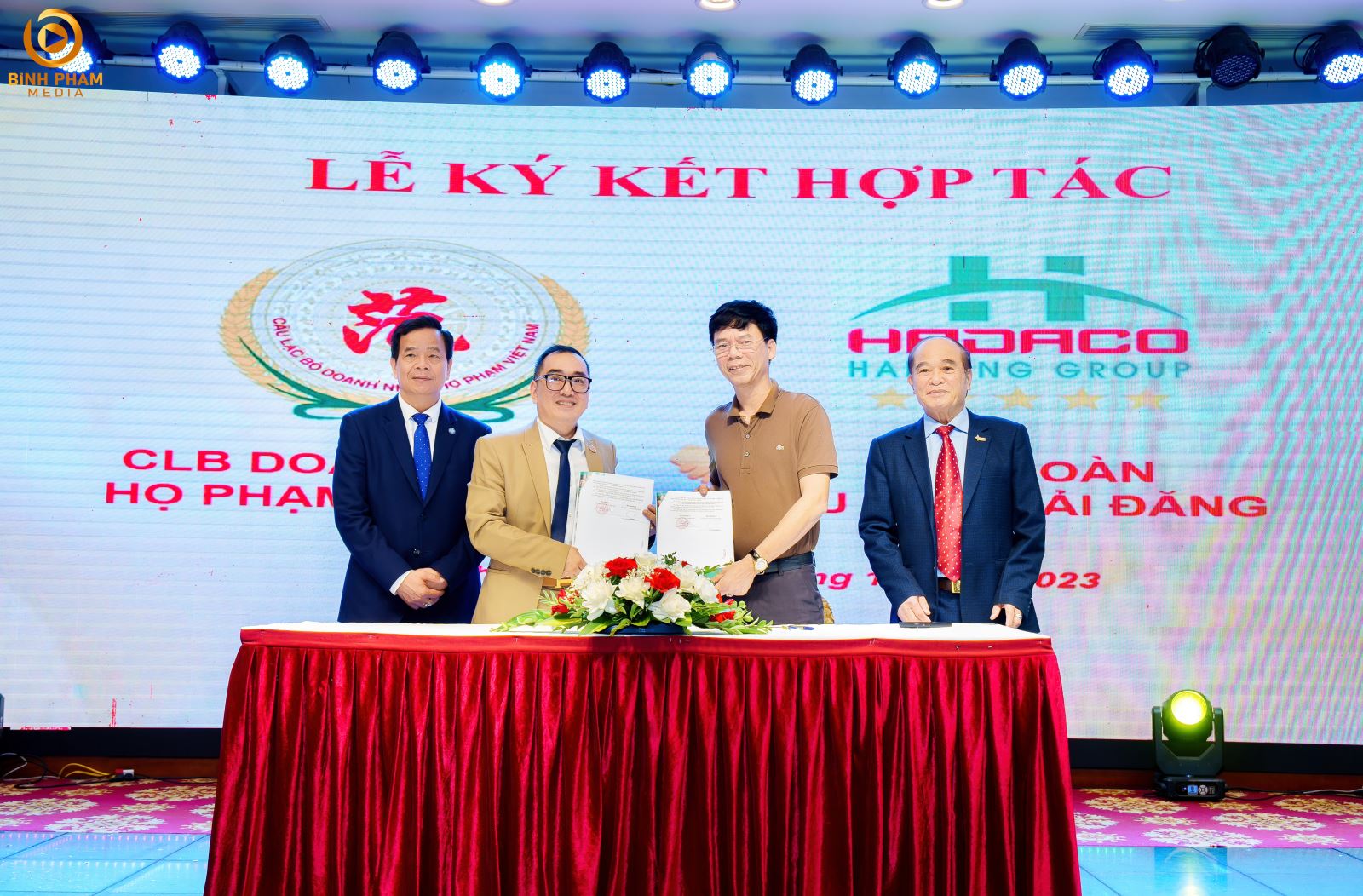 Lễ Ký Kết Giao Thương Tại Sự Kiện