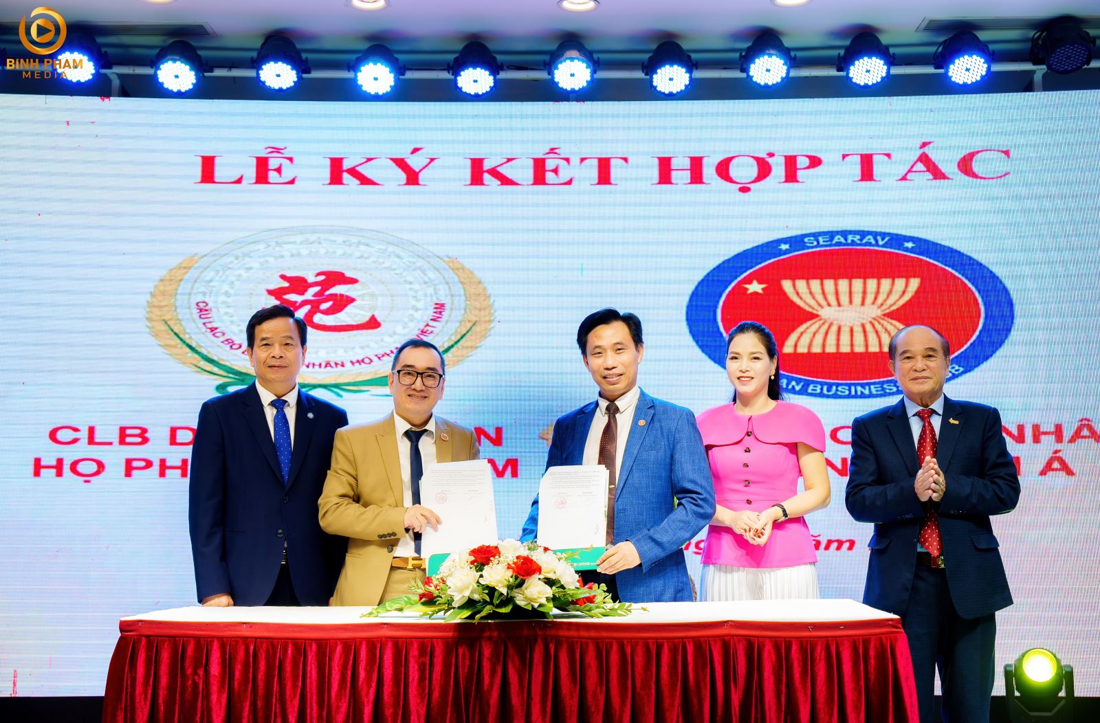 Lễ Ký Kết Giao Thương Tại Sự Kiện