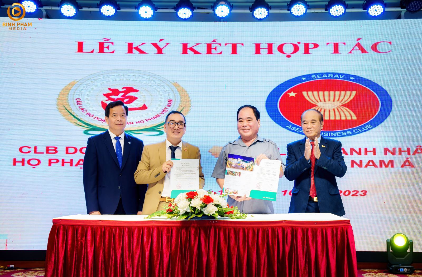 Lễ Ký Kết Giao Thương Tại Sự Kiện