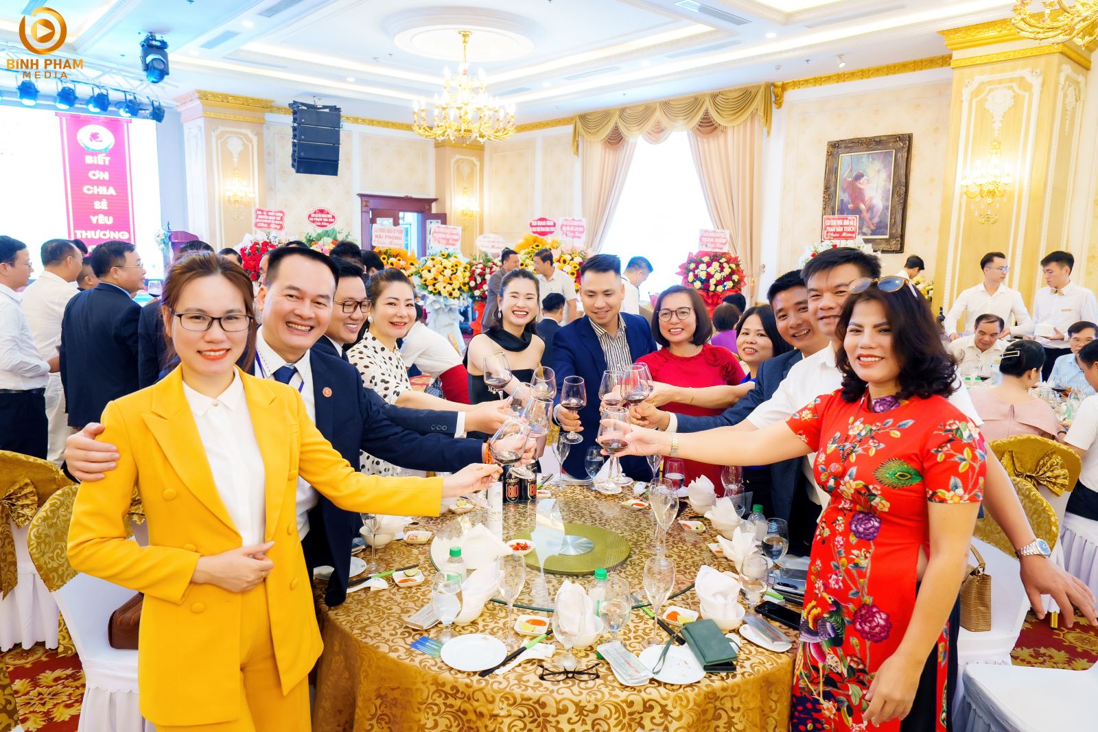  một số hình ảnh tại Ngày hội Doanh nhân họ Phạm và đối tác