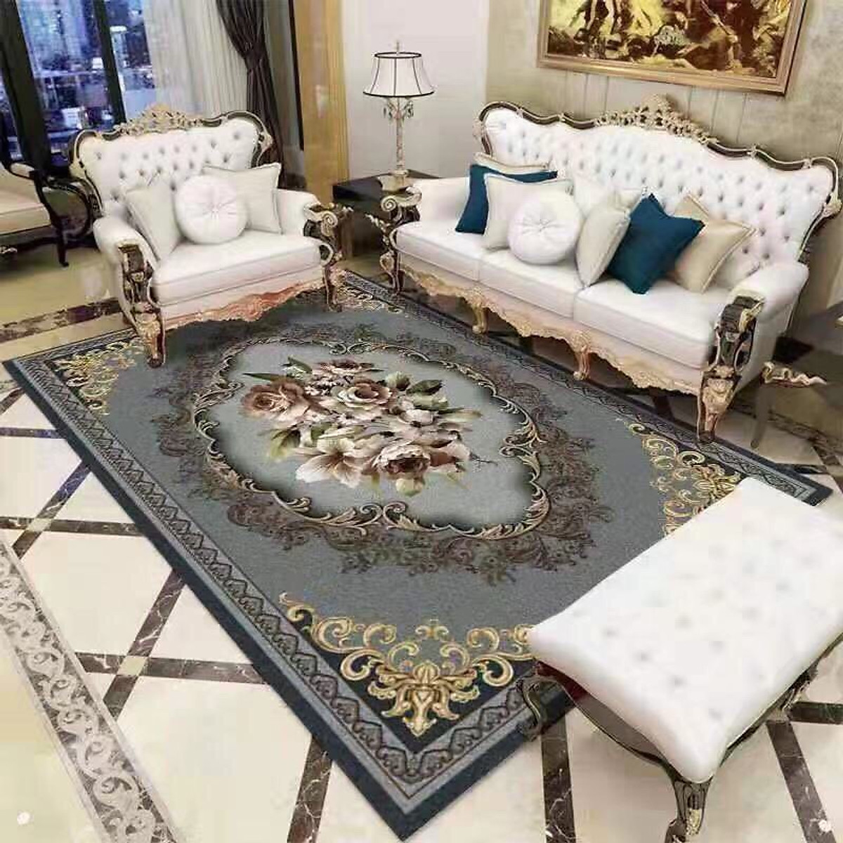 ​ Thảm trải sàn phòng khách cổ điển nổi bật với sự kết hợp hài hòa của các chi tiết, đường nét mềm mại và kiêu sa