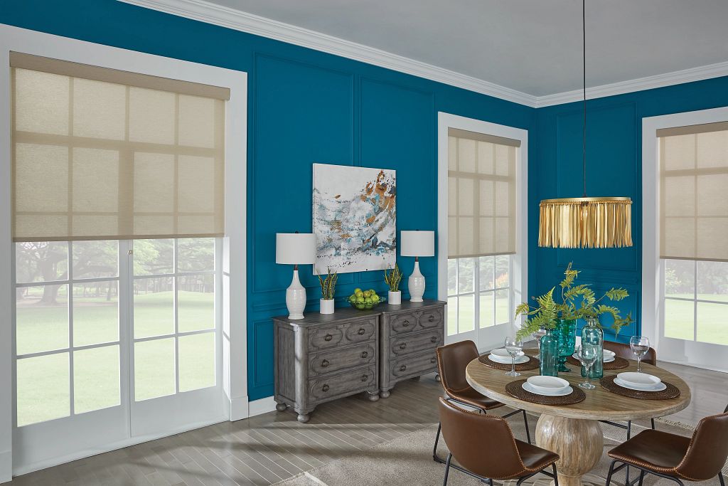 Rèm cuốn nhập khẩu có chất liệu 100% Polyester, được người dùng ưu chuộng cho cửa sổ, cửa kính