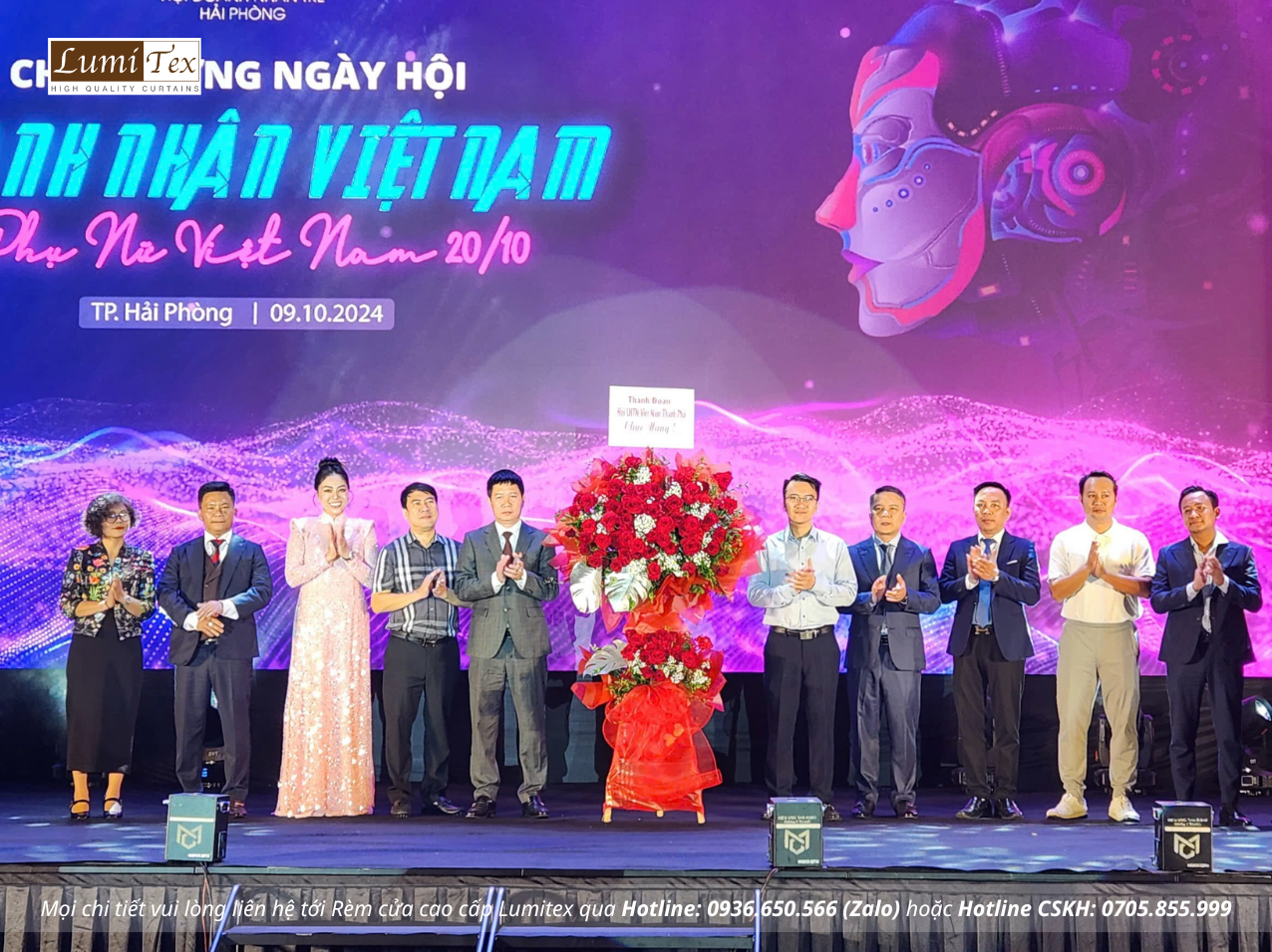 Thành đoàn - Hội LHTN Việt Nam thành phố tặng hoa chúc mừng Hội Doanh nhân trẻ Hải Phòng.
