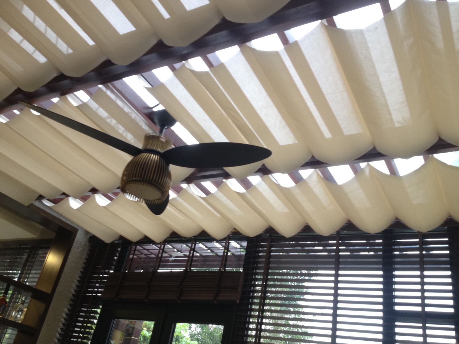 Rèm tự động là một giải pháp cho gia chủ điều khiển đóng mở rèm khi cần thiết