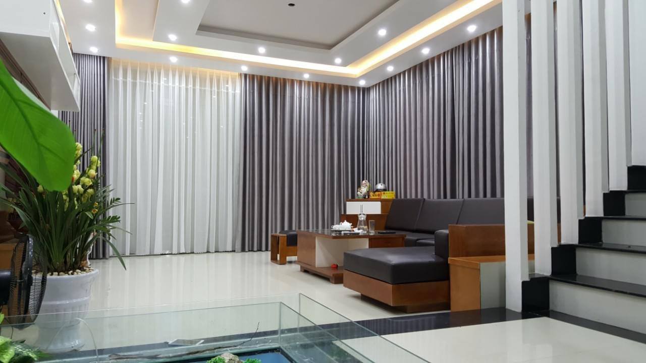 ​Một không gian sang trọng với bộ rèm vải khách sạn quý phái luôn là điểm nổi bật của khách sạn 5 sao