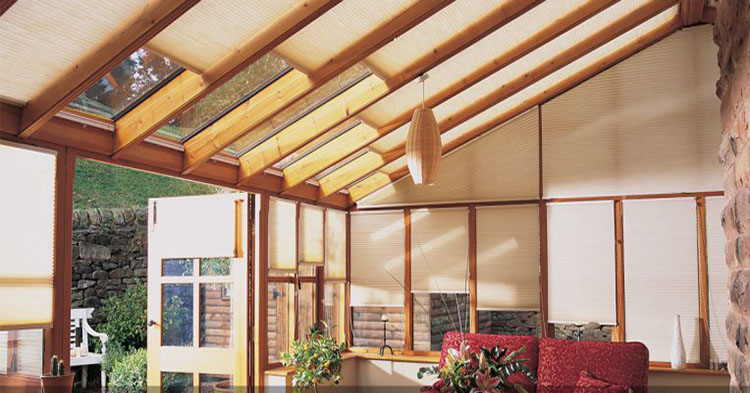 Với thiết kế thông minh của rèm tự động sẽ giúp bạn tiết kiệm tối đa khoảng trống nhưng vẫn đảm bảo căn nhà có đầy đủ công năng