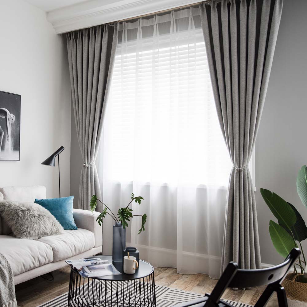​Rèm cửa hai lớp luôn nằm trong top sản phẩm bán chạy và được khách hàng yêu thích nhất trên thị trường
