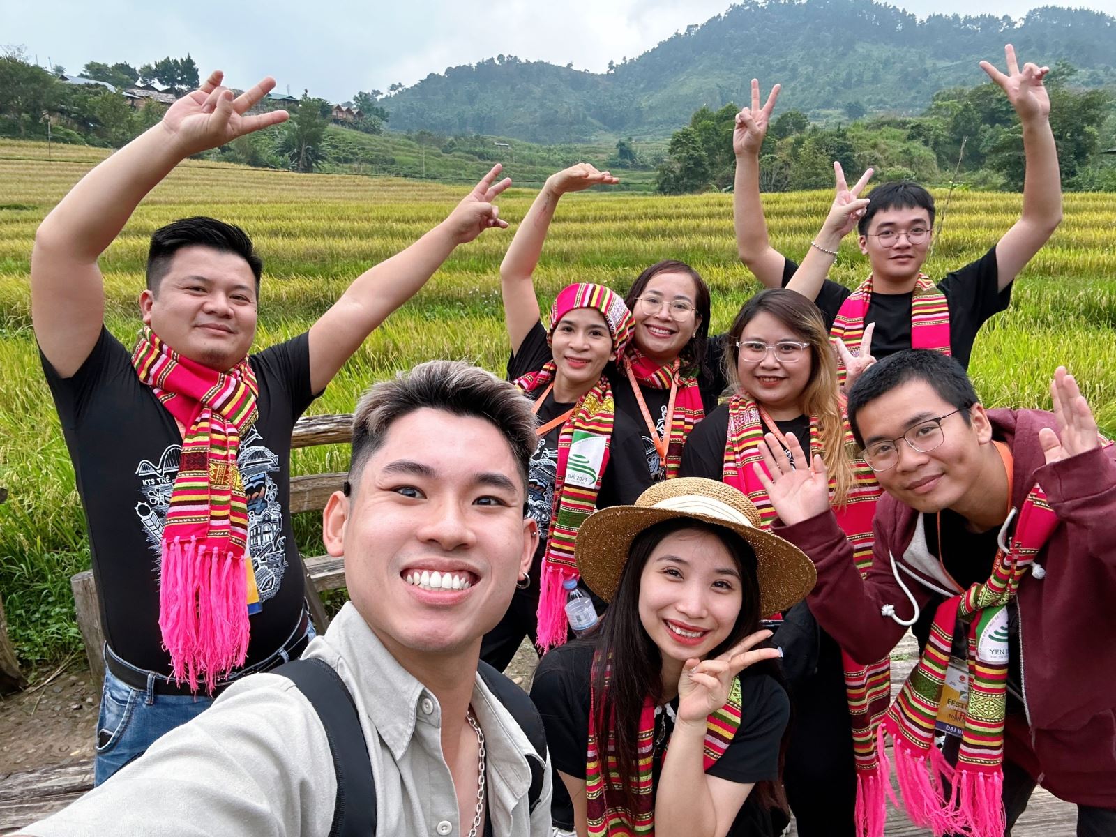 Hình ảnh tham quan và trải nghiệm tắm khoáng nóng