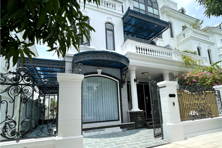 Lumitex thi công lắp đặt rèm cửa cao cấp nhà chú Vinh tại biệt thự Vinhomes imperia Monaco 